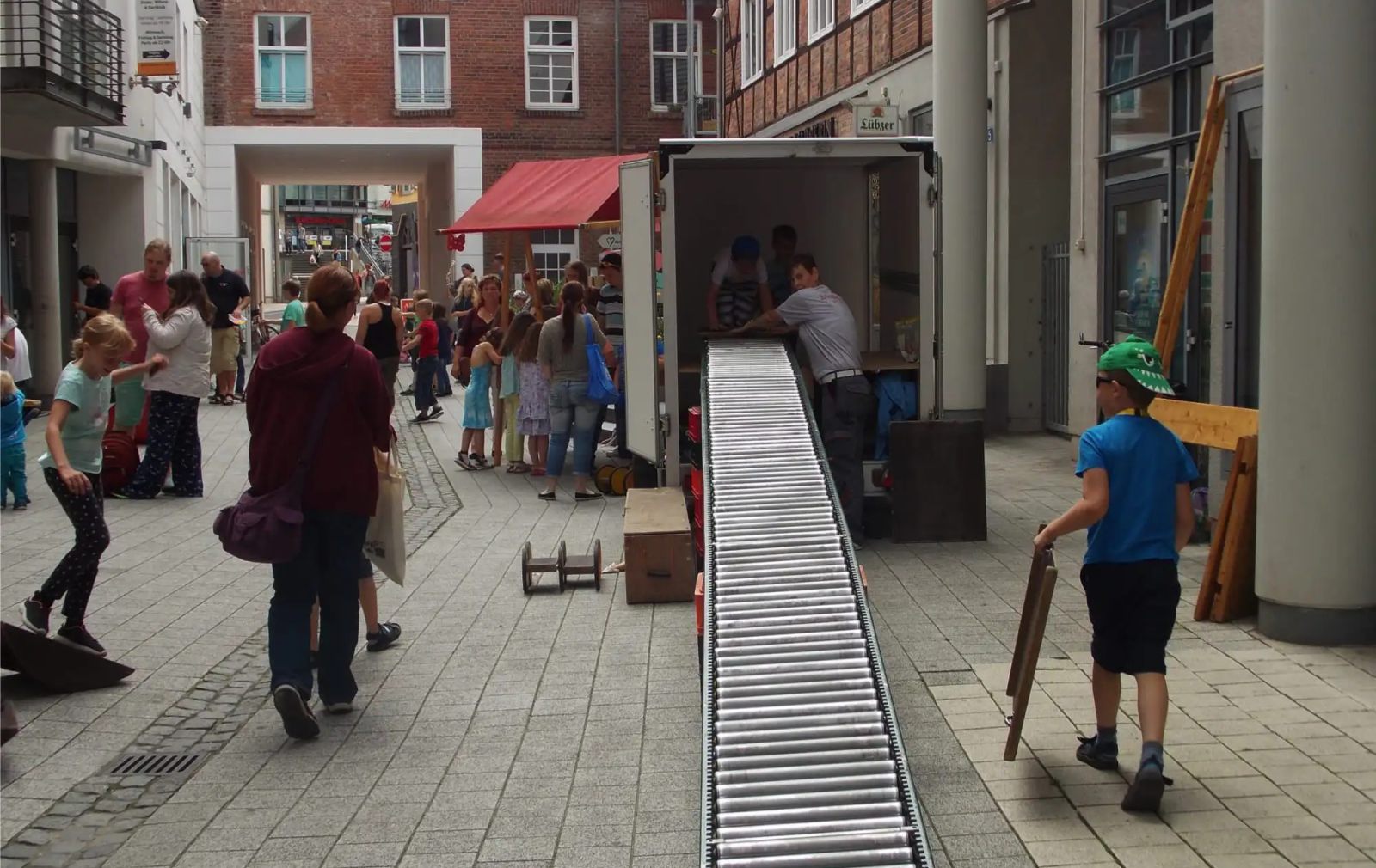 Spielmobilarbeit "im Wurm" Schwerin